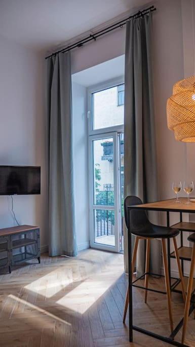 Apartament Klimatyczne Studio W Historycznej Pradze - Stadion Narodowy, Centrum *